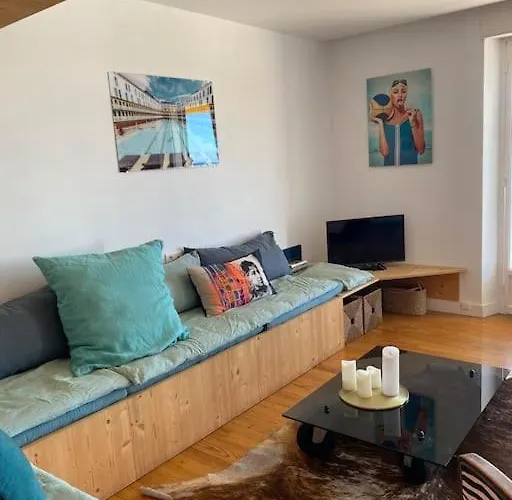 Les Pieds Dans L Eau